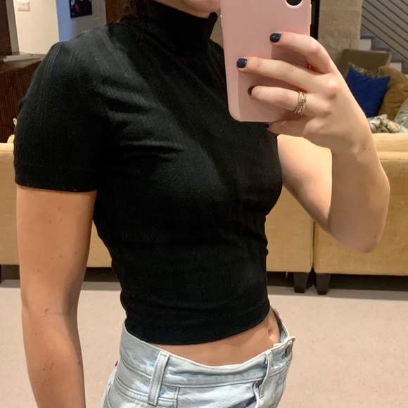 Urban Outfitters Cropped Black Top - Picture 2 of 5